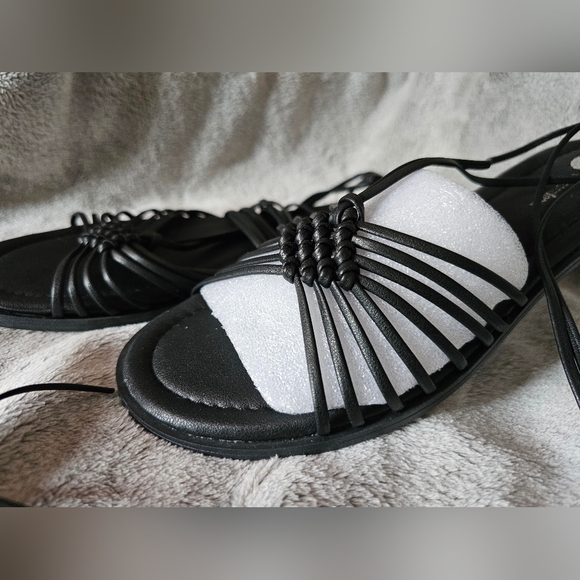 Journee Collection Jess Sandals Wraparound Ankle Tie Open Toe Vegan Leather NIB - Picture 4 of 8